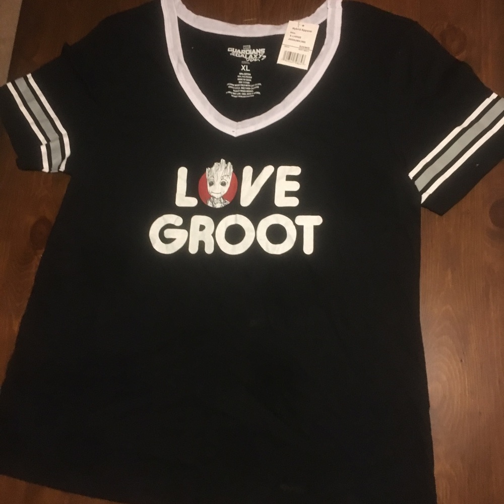 Guardians of the Galaxy  “Love Groot” Tee XL